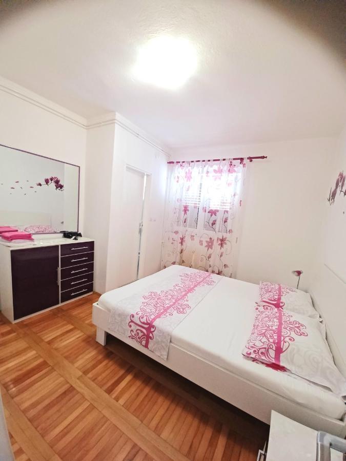 Apartment Eva Макарська Екстер'єр фото